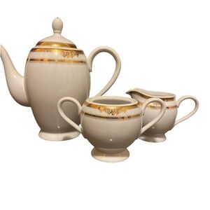 Gold Rim Ceramic Tea Set Porcelain Afternoon Tea Pot with two additional pieces